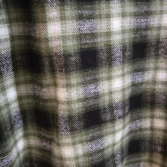 NWT Time & Tru green and black long sleeve button down flannel with hood - Picture 3 of 5